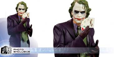 The Dark Knight movie collectibles (1)