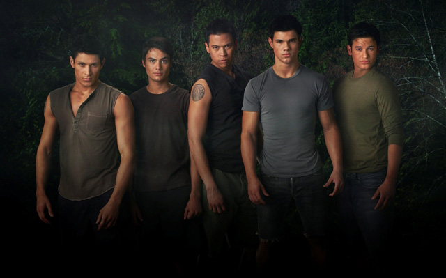 Left to right: Alex Meraz as Paul, Kiowa Gordon as Embry Call, Chaske Spencer as Sam Uley, Taylor Lautner as Jacob Black and Bronson Petteltier as Jared in The Twilight Saga: New Moon