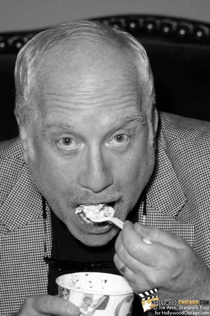 Richard Dreyfuss Enjoys a Treat at the Hollywood Palms Cinema in Naperville, Illinois, September 19th, 2009
