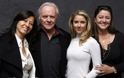 From left to right, Stella Arroyave, Anthony Hopkins, Lisa Pepper and Camryn Manheim in Slipstream