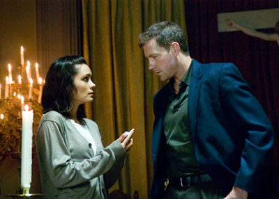 Shannyn Sossamon and Ed Burns in One Missed Call, which is slated to open on Jan. 4, 2008