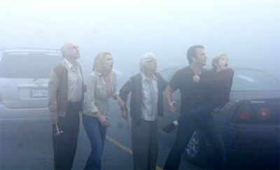 Laurie Holden (second from left), Frances Sternhagen (middle), Thomas Jane (second from right) and Nathan Gamble (right) in The Mist